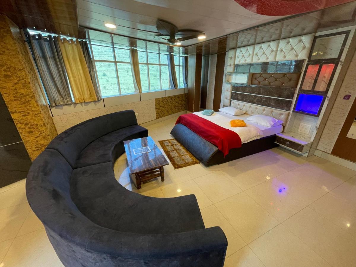 Jai Maa Bhagwati Hotel Pithorāgarh المظهر الخارجي الصورة